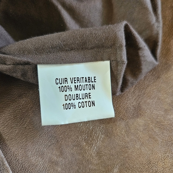 Pablo - Made in France - Brown Leather Messenger Style Crossbody Bag - Picture 12 of 16